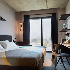 the-social-hub-barcelona-poble-nou.catalonia-hotels.com/