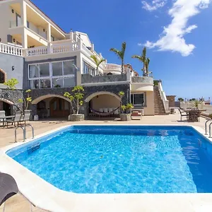 villa-boutique-leicht-friends.adeje-hotels.com/