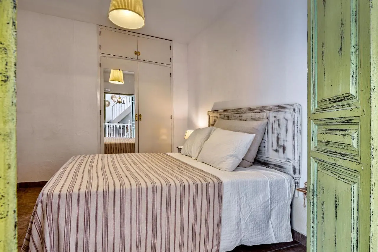 Encanto Guesthouse Canillas de Aceituno Bed & Breakfast