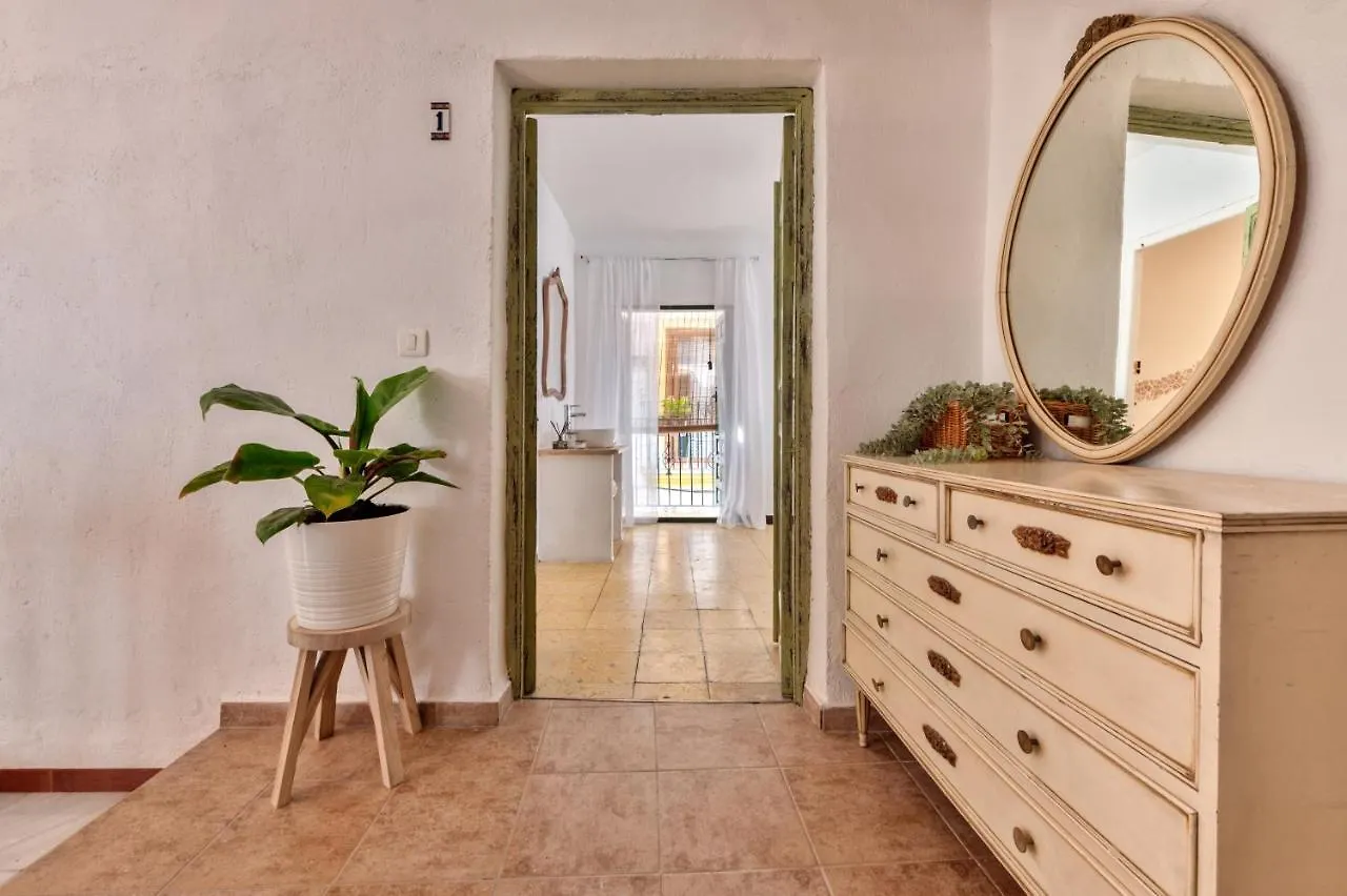 Encanto Guesthouse Canillas de Aceituno 住宿加早餐酒店